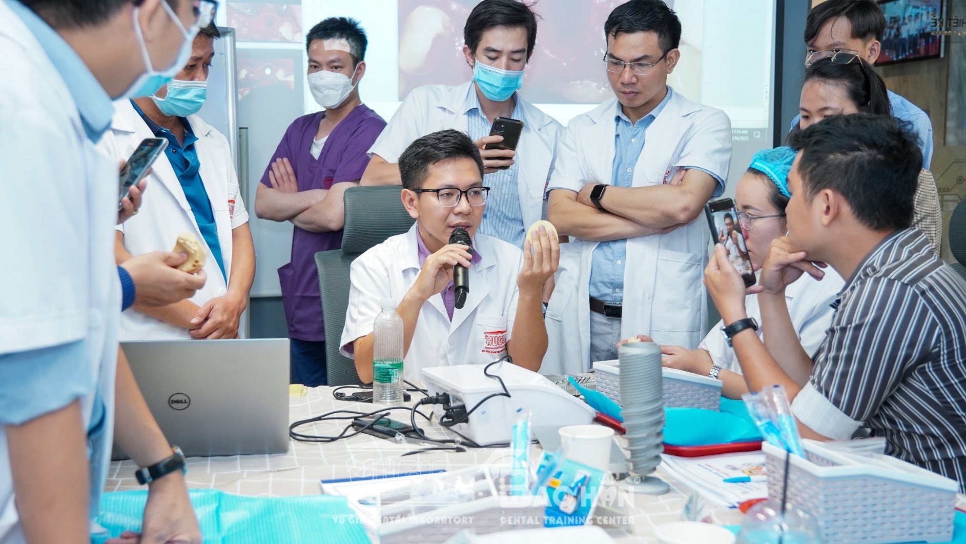 DR. CAO HỮU DUY - TỪ GIẢNG ĐƯỜNG ĐẾN PHÒNG KHÁM 2 Dr Cao Huu Duy 3
