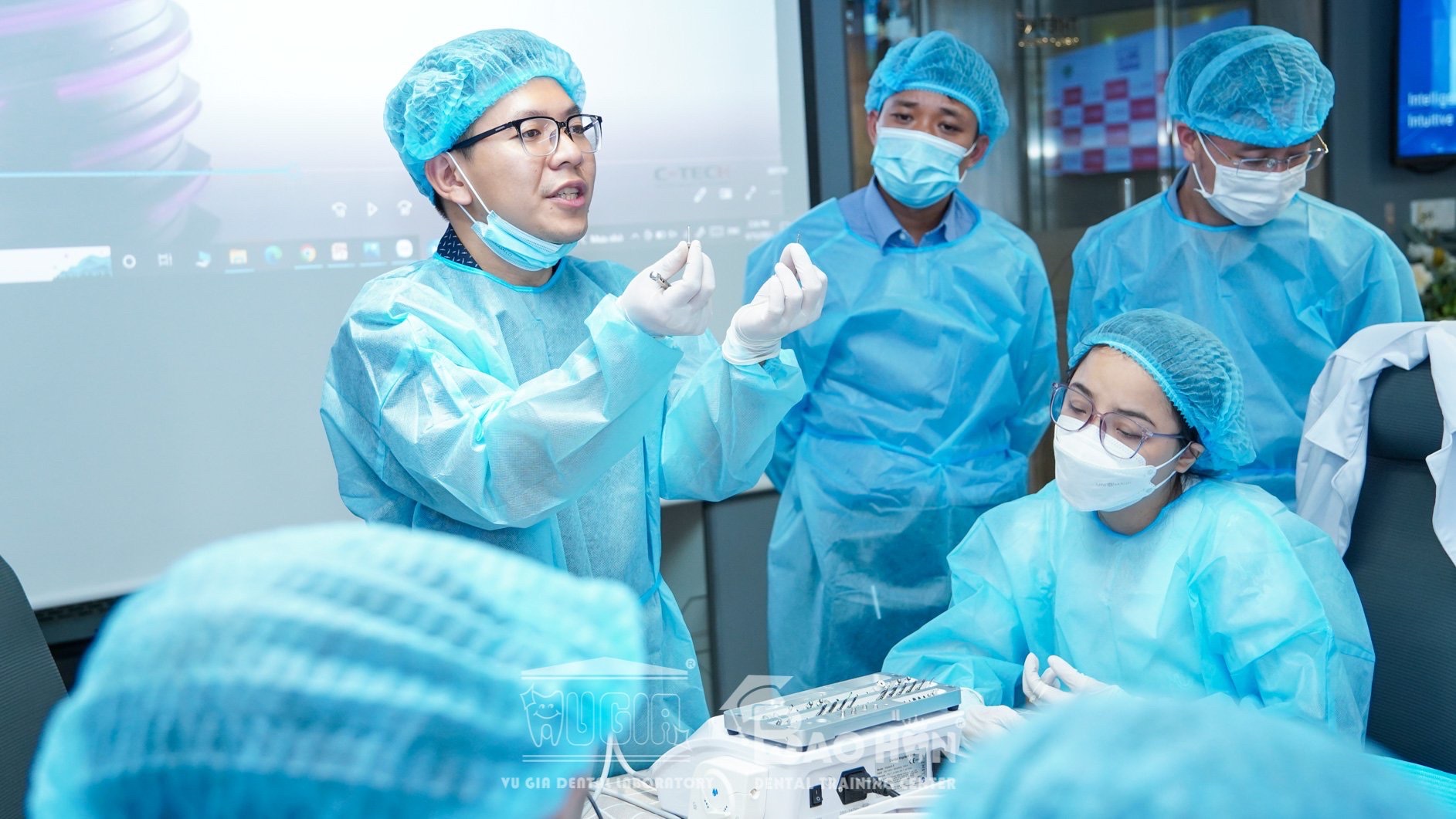 DR. CAO HỮU DUY - TỪ GIẢNG ĐƯỜNG ĐẾN PHÒNG KHÁM 3 Dr Cao Huu Duy 4