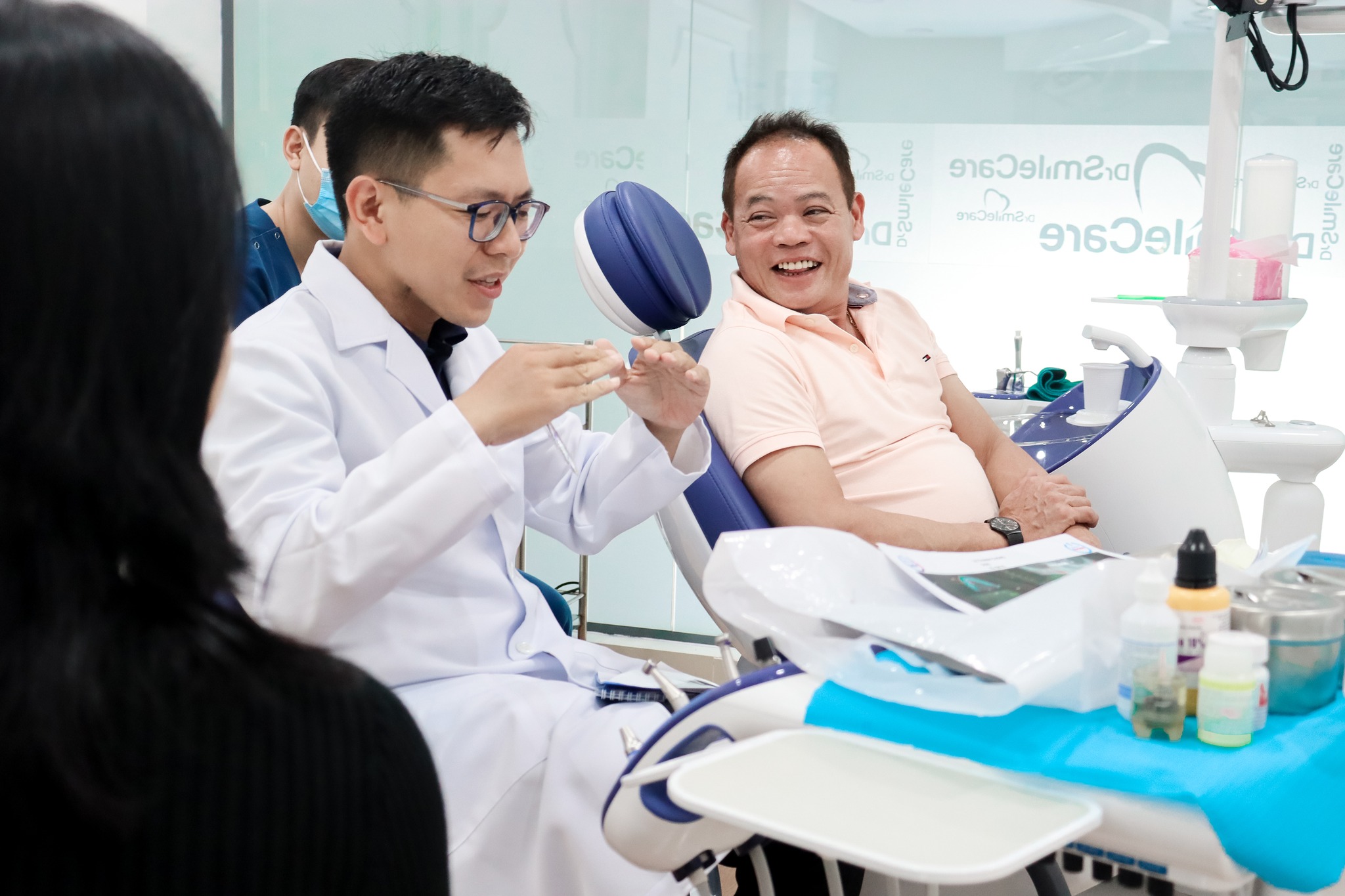 BỌC RĂNG SỨ CÓ ĐAU KHÔNG? NÊN LÀM GÌ NẾU BỊ ĐAU SAU KHI BỌC RĂNG SỨ 3 BỌC RĂNG SỨ CÓ ĐAU KHÔNG? NÊN LÀM GÌ NẾU BỊ ĐAU SAU KHI BỌC RĂNG SỨ