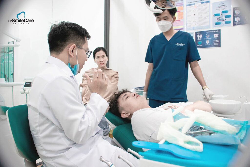 TẠI SAO NÊN CHỌN NHA KHOA CHUYÊN NGHIỆP ĐỂ LÀM RĂNG SỨ?